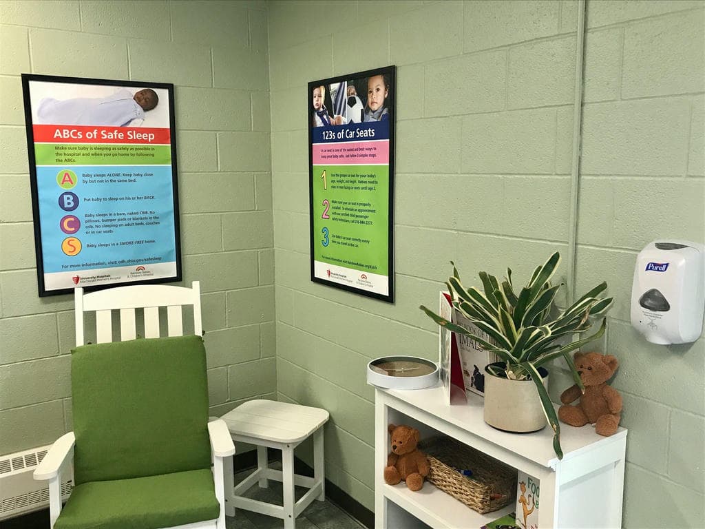 cleveland metroparks zoo babycare nursing room pic1