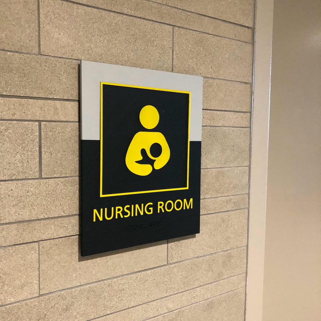 laguardia airport nursing rooms sign