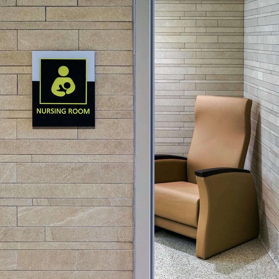 laguardia airport nursing rooms terminal b pic1