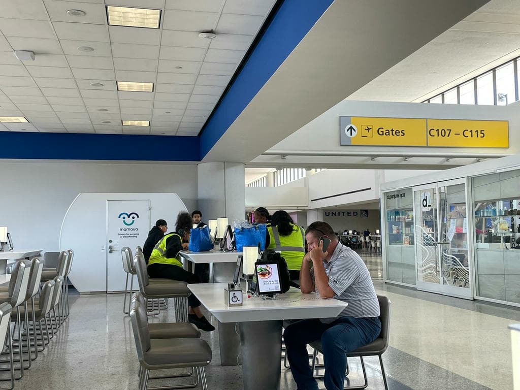 newark international airport mamava pod terminal b